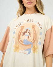 Load image into Gallery viewer, Sun Salt Sea Oversized Tee - Vanilla