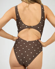 Load image into Gallery viewer, Emelia One pc - Brwn