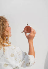 Load image into Gallery viewer, koa purse - chestnut