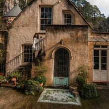 Load image into Gallery viewer, Ornate Floral Throw - Fern