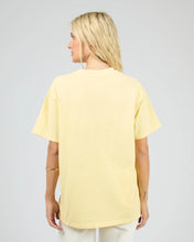 Load image into Gallery viewer, Berry Market Relaxed Tee - Yellow
