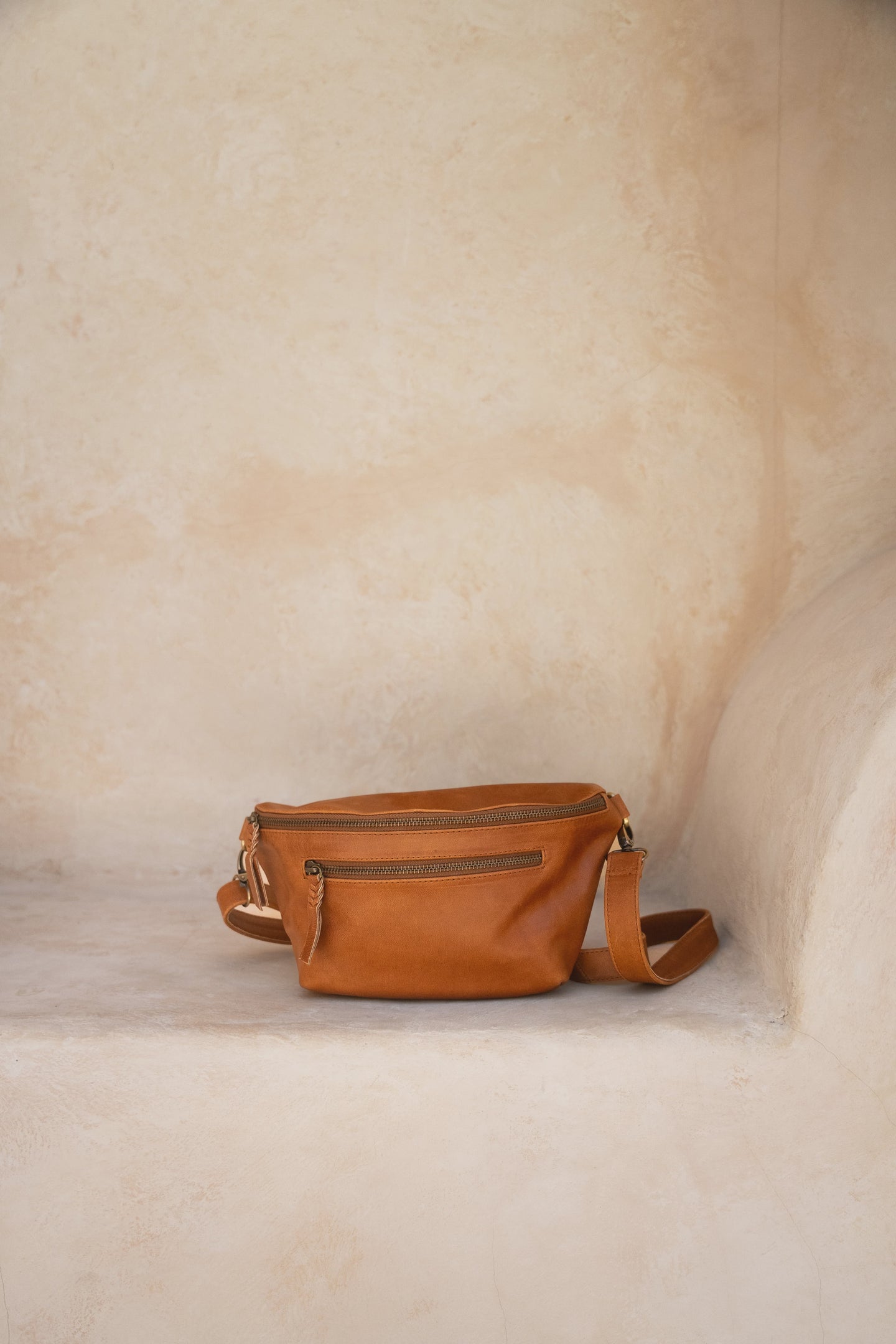 Verve Crossbody - Chestnut Antq