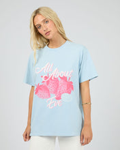 Load image into Gallery viewer, Berry Market Relaxed Tee - Blu
