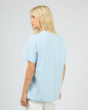 Load image into Gallery viewer, Berry Market Relaxed Tee - Blu
